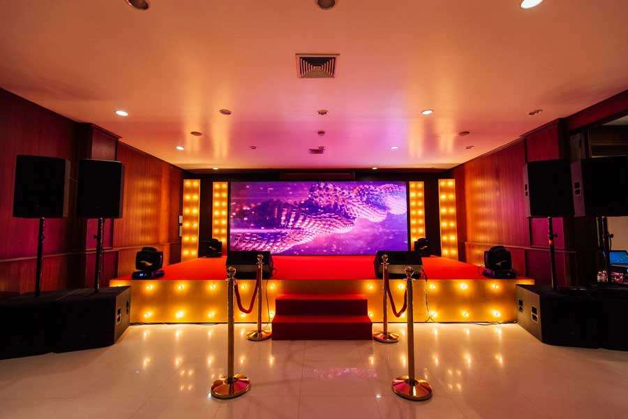 Phuket Dream Wedding Pronomita & Ishan Platform