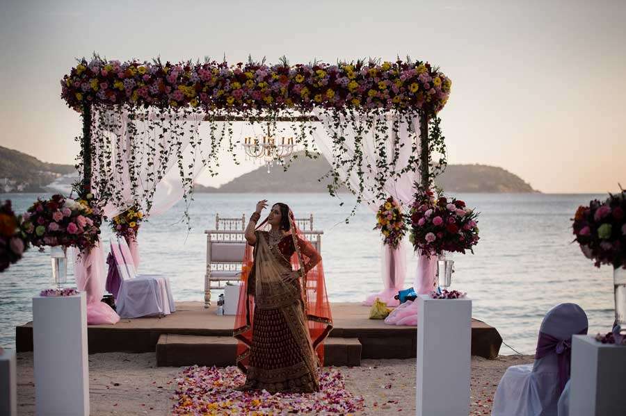 Phuket Dream Wedding Vinni & Rahul Traditional Clothes