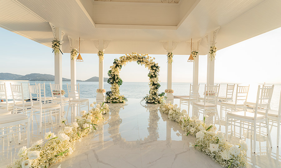 A romantic Phuket wedding venues setup, exemplifying the allure of wedding venues in Phuket.